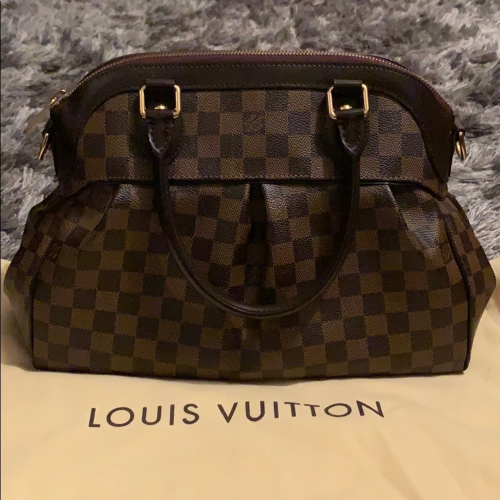 Authentic LV Trevi PM
